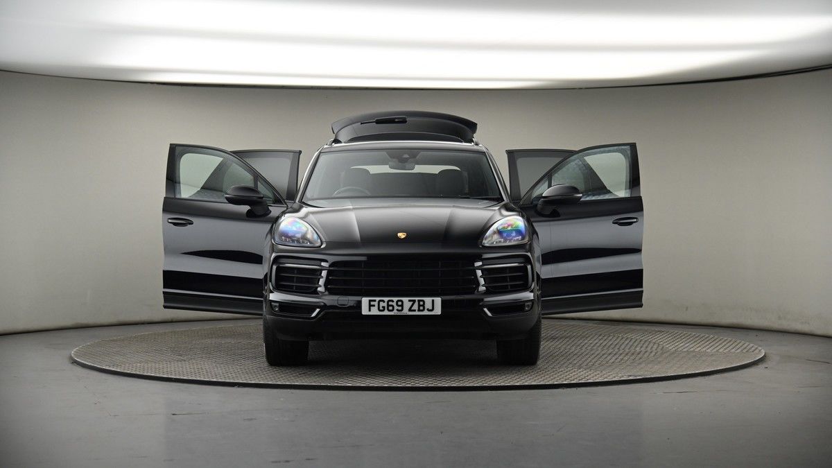 More views of Porsche Cayenne