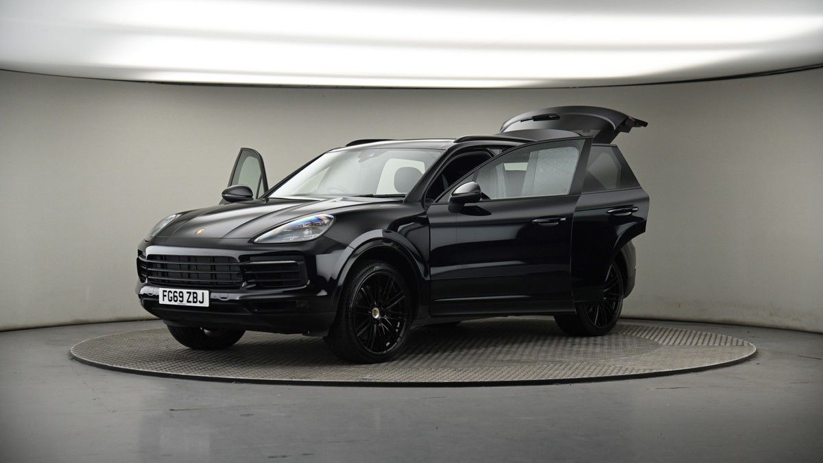 More views of Porsche Cayenne