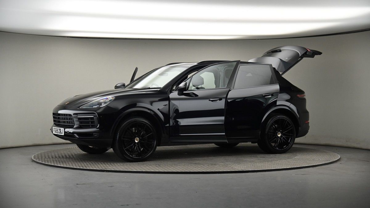 More views of Porsche Cayenne