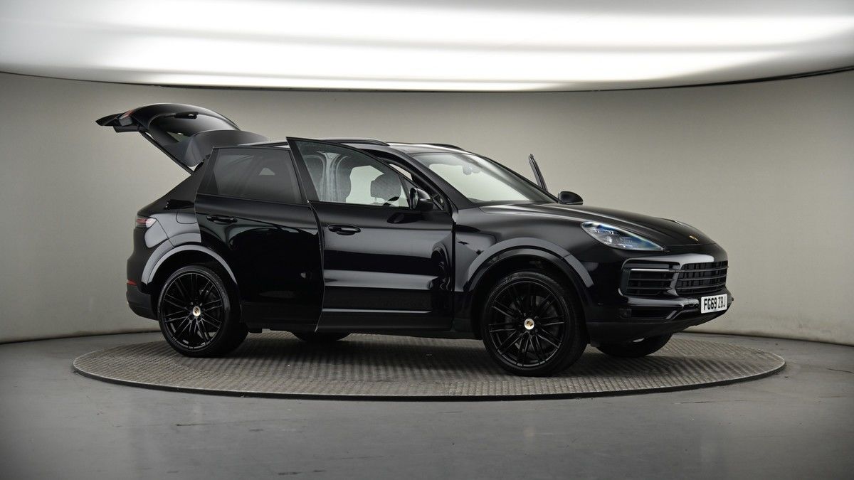 More views of Porsche Cayenne