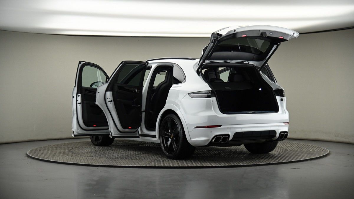 Porsche Cayenne Image 8