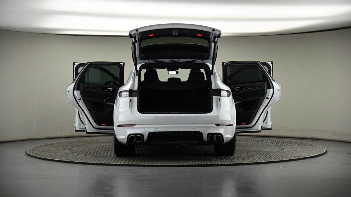 More views of Porsche Cayenne