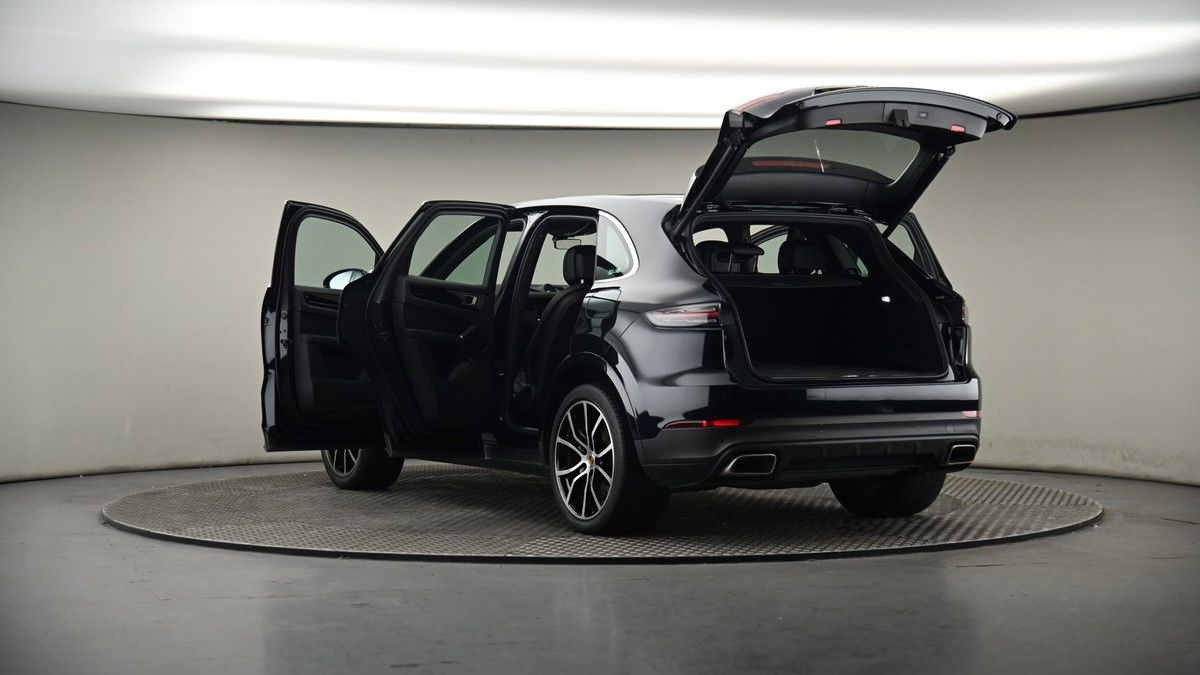 Porsche Cayenne Image 8