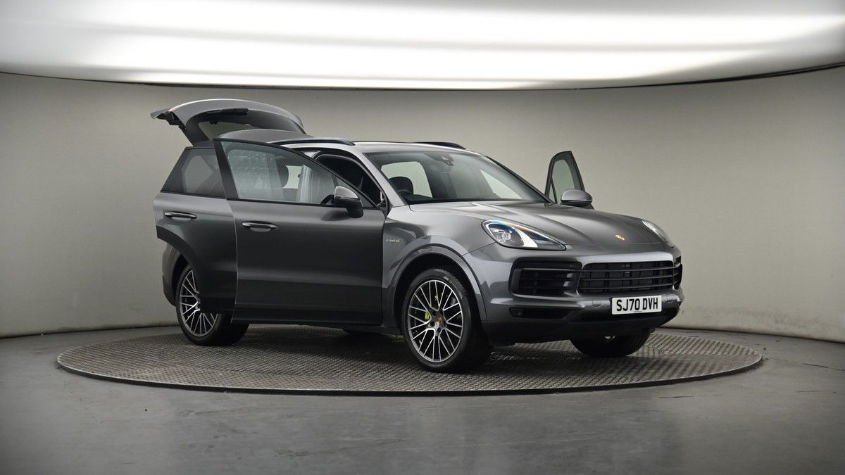 More views of Porsche Cayenne