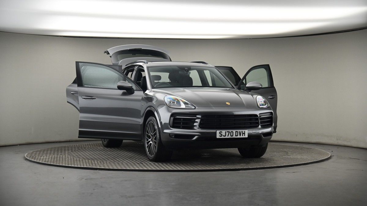 More views of Porsche Cayenne