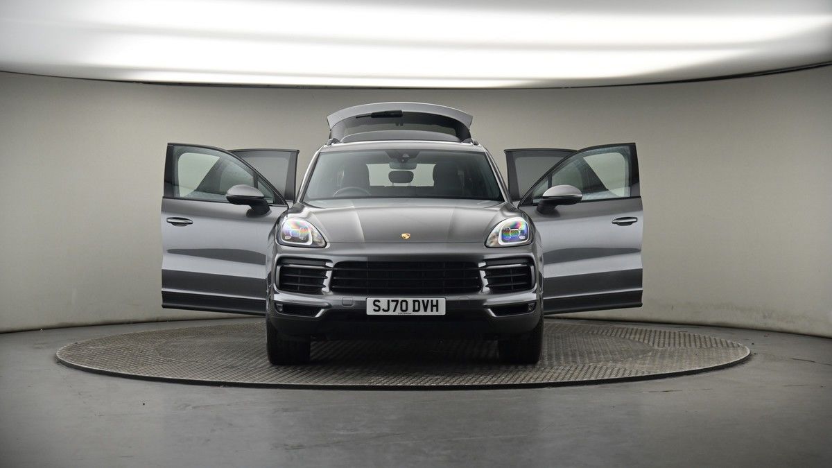 More views of Porsche Cayenne