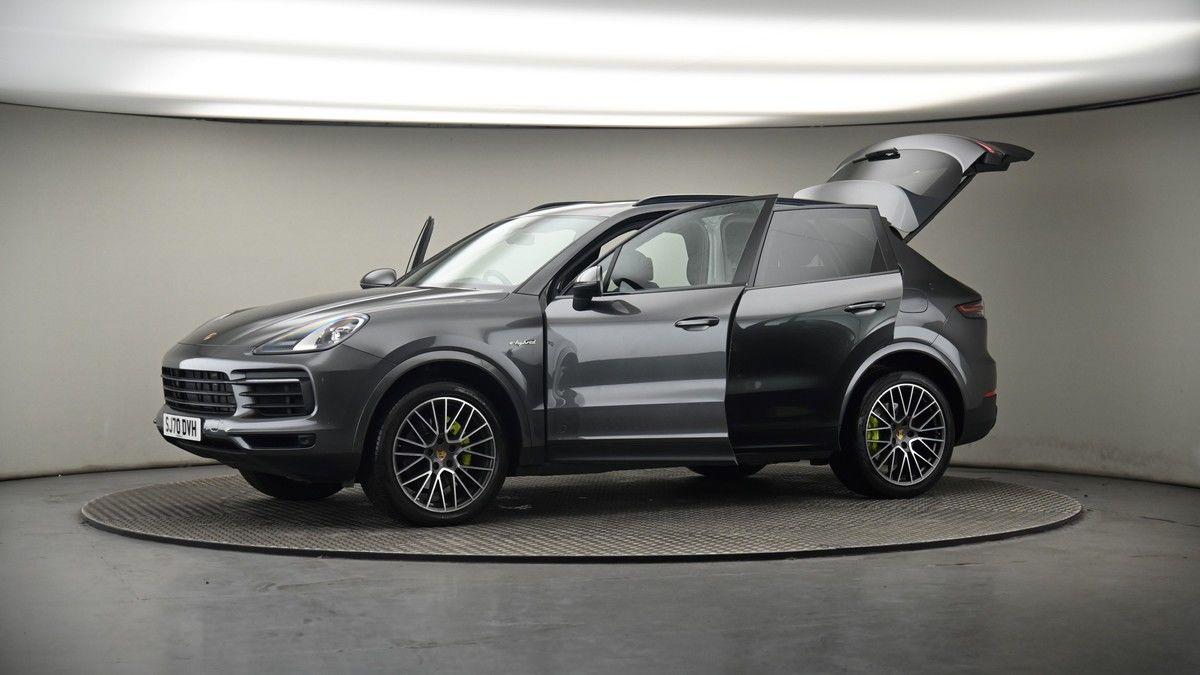 More views of Porsche Cayenne