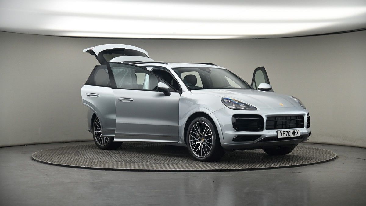 More views of Porsche Cayenne