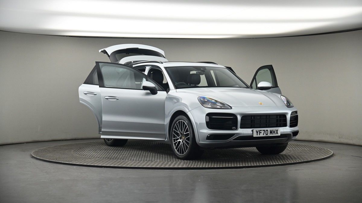 More views of Porsche Cayenne