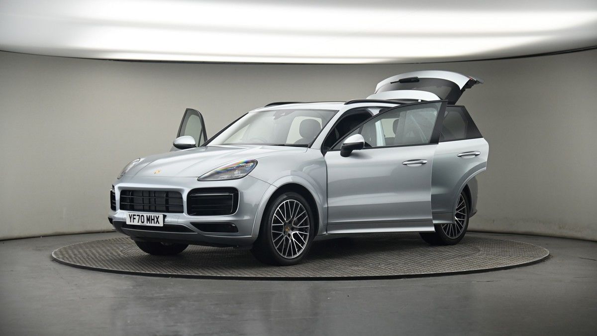 More views of Porsche Cayenne