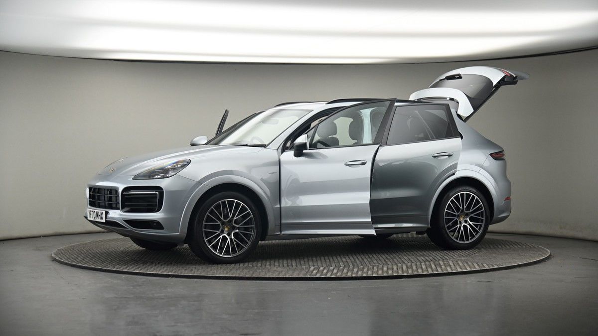 More views of Porsche Cayenne