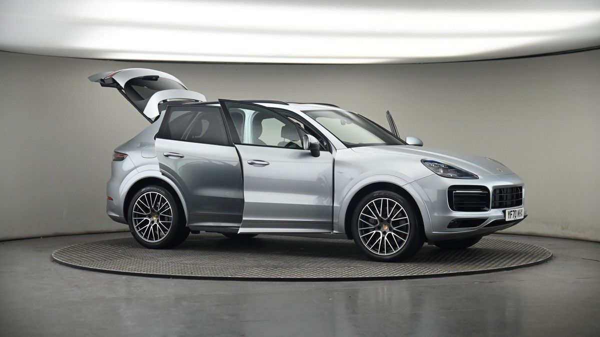 More views of Porsche Cayenne