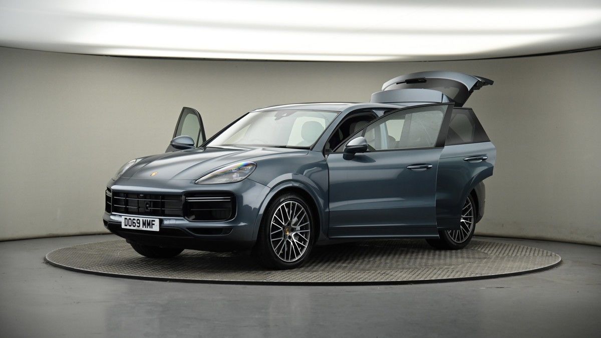 More views of Porsche Cayenne