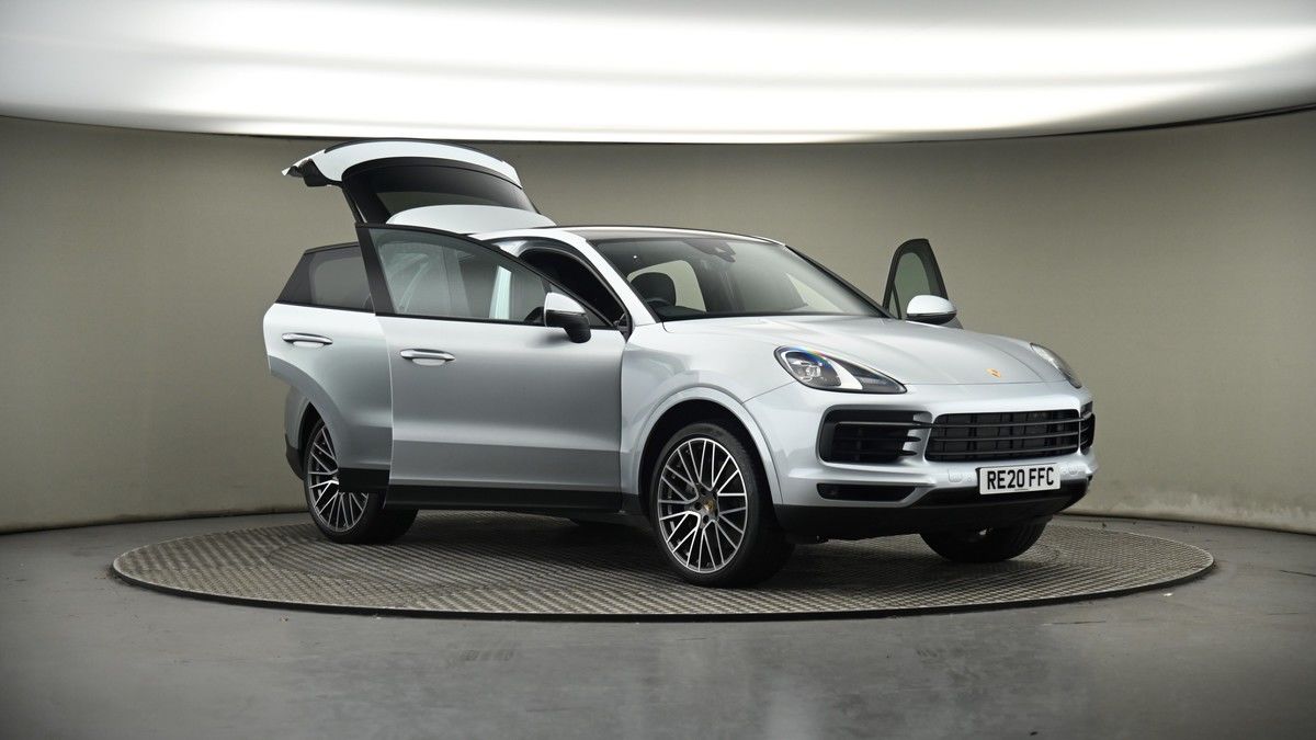 More views of Porsche Cayenne