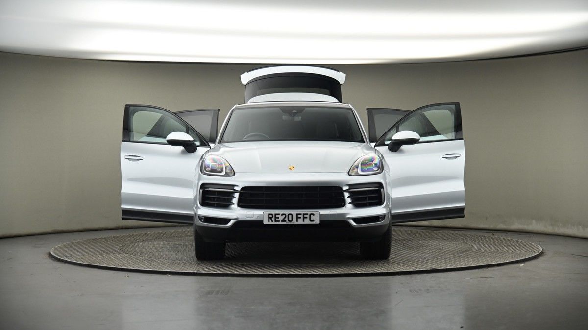 More views of Porsche Cayenne