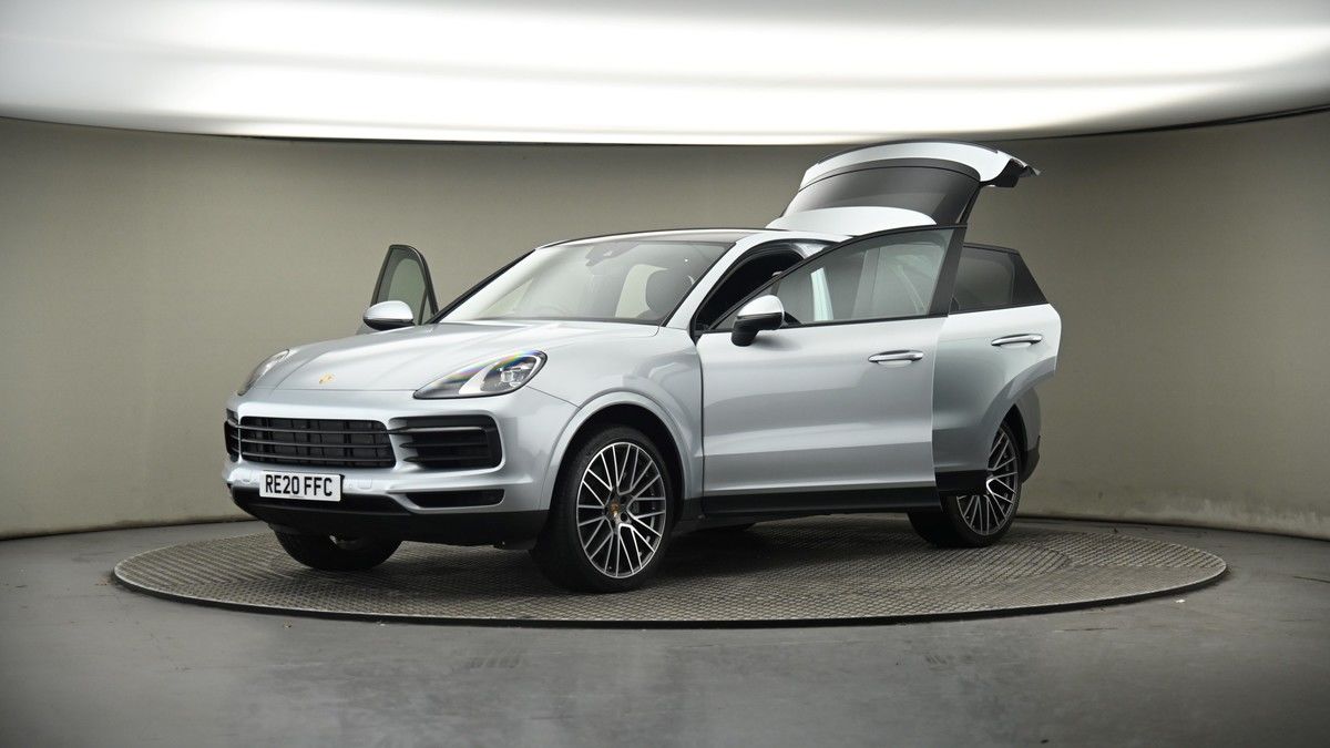 More views of Porsche Cayenne