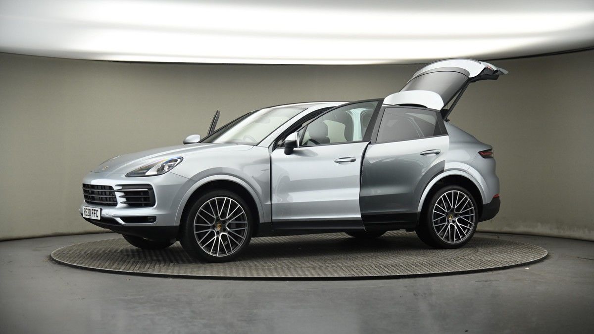 More views of Porsche Cayenne