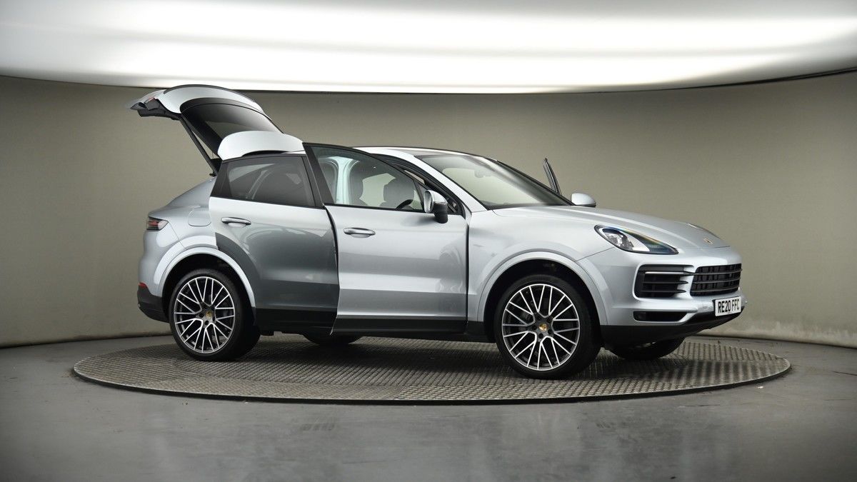 More views of Porsche Cayenne