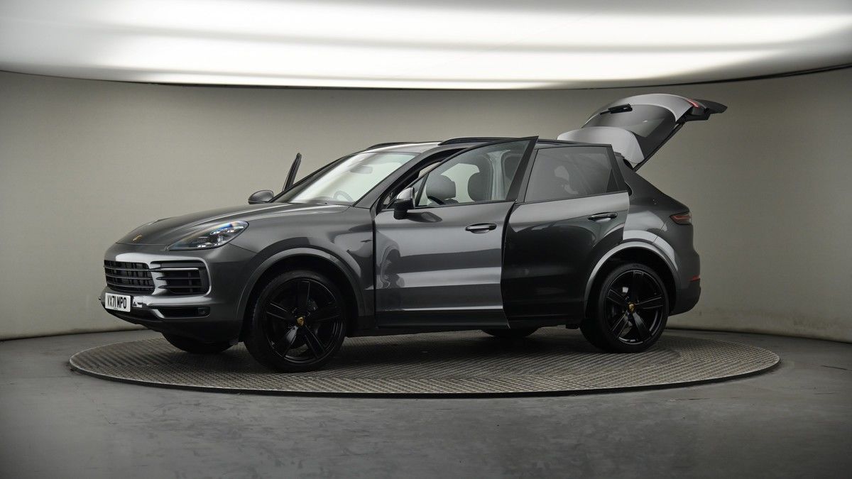 More views of Porsche Cayenne