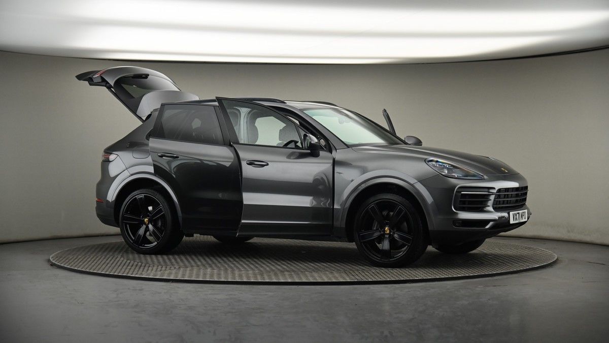 More views of Porsche Cayenne