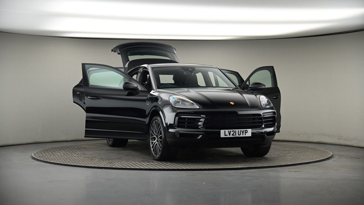 More views of Porsche Cayenne