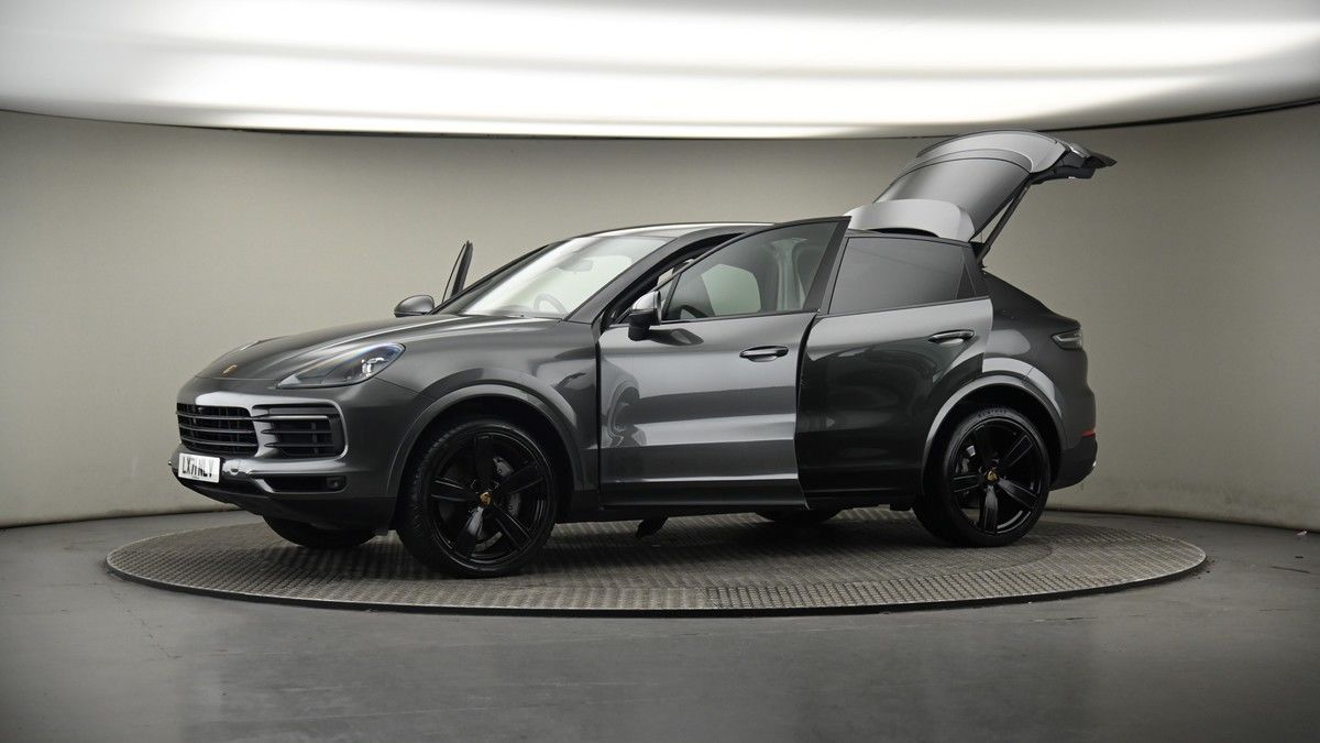 More views of Porsche Cayenne