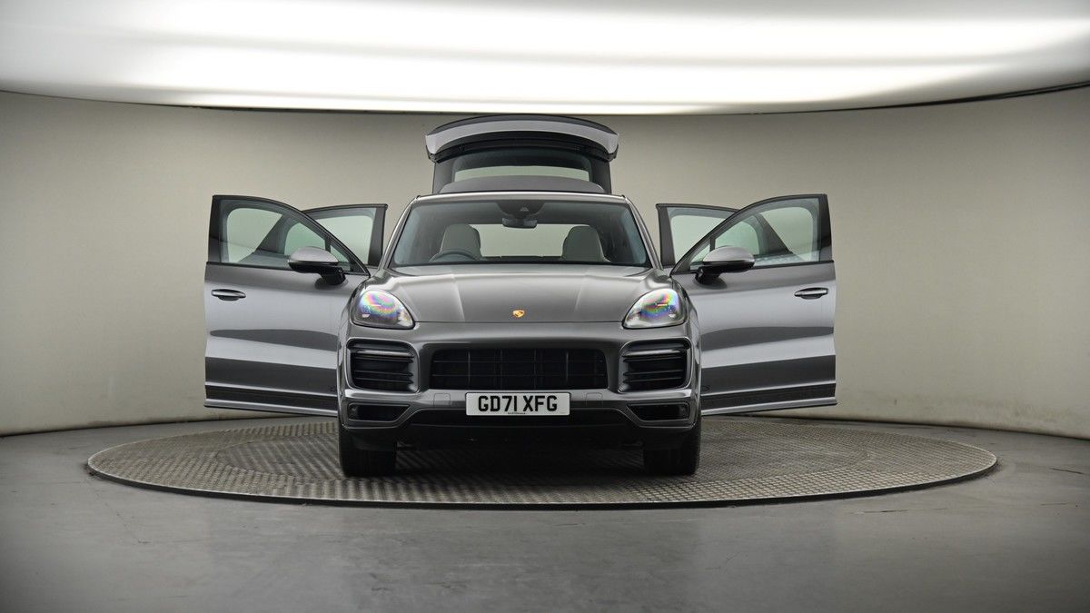 More views of Porsche Cayenne