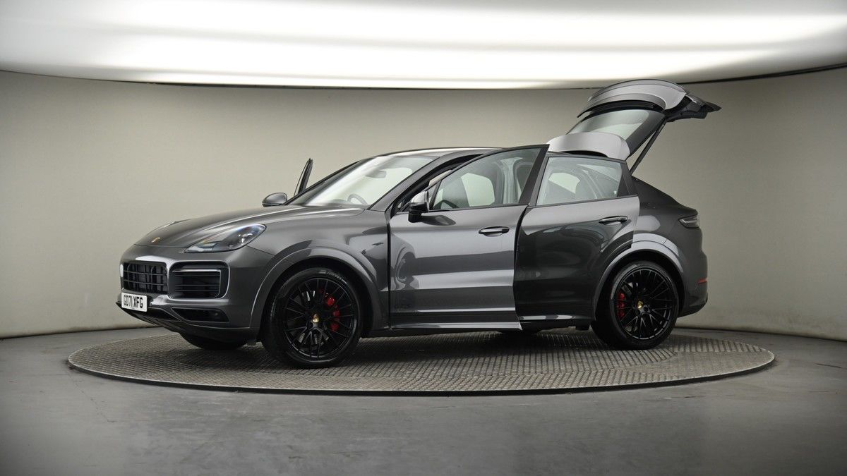 More views of Porsche Cayenne