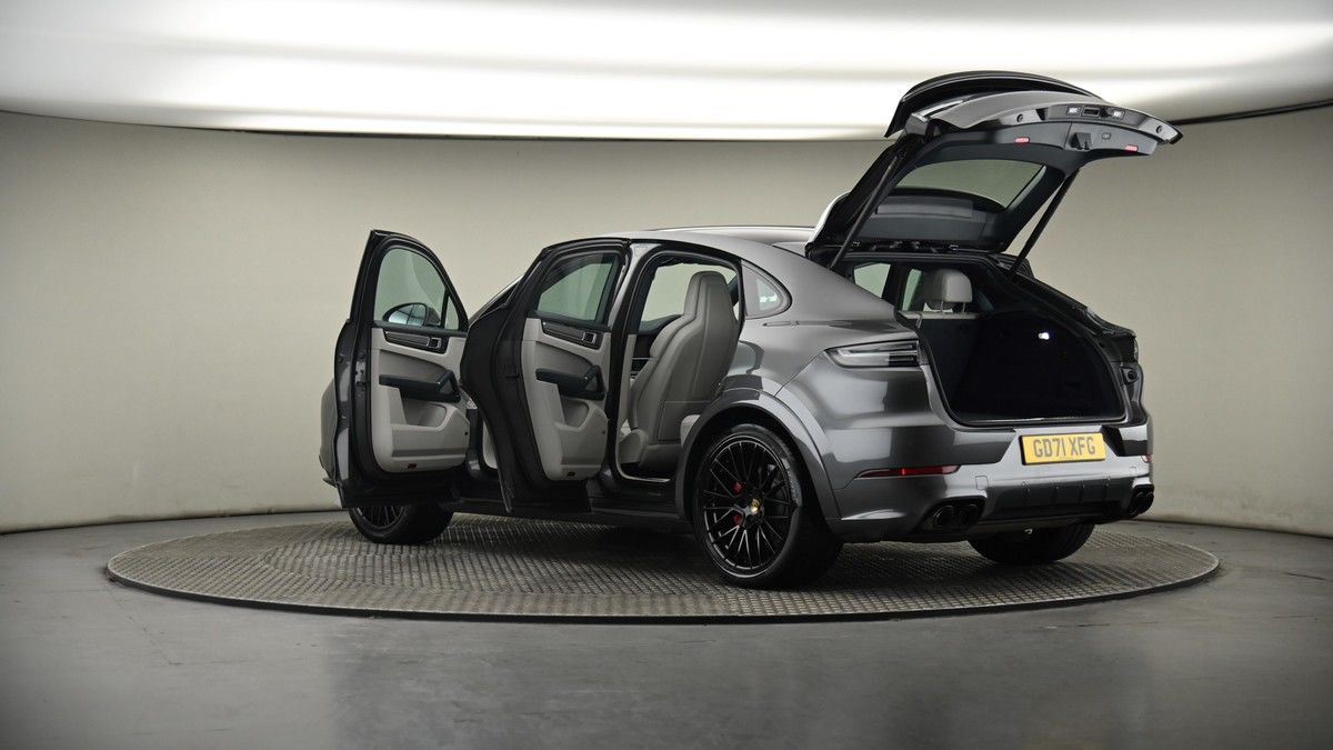 More views of Porsche Cayenne