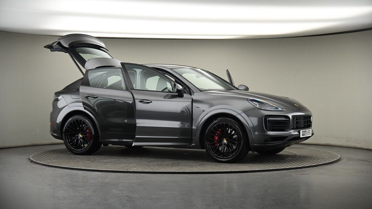 More views of Porsche Cayenne