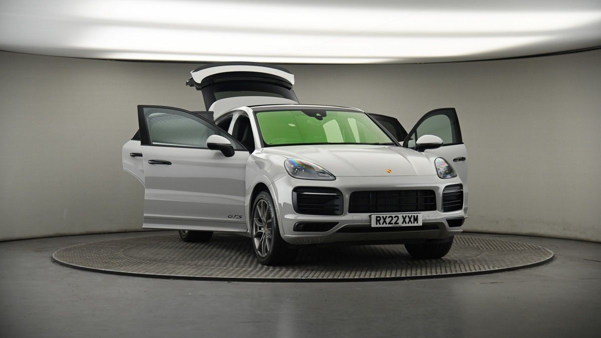 More views of Porsche Cayenne