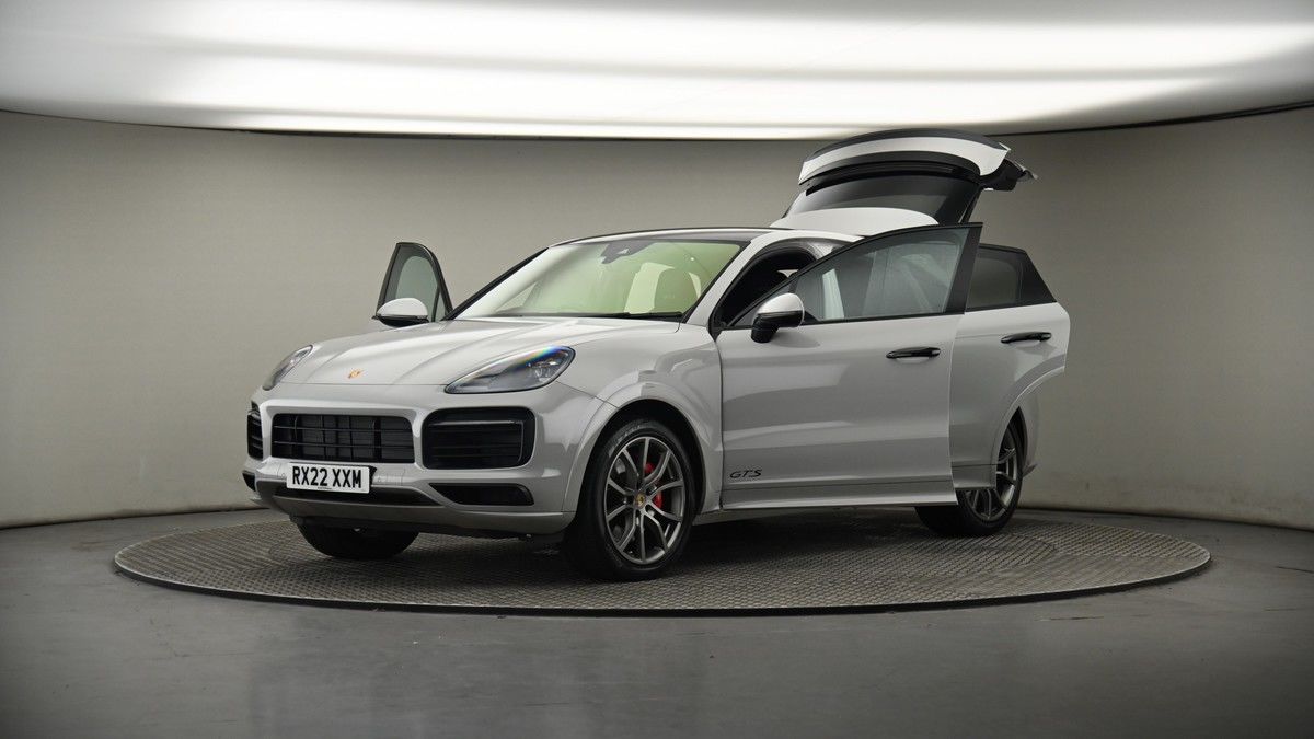 More views of Porsche Cayenne