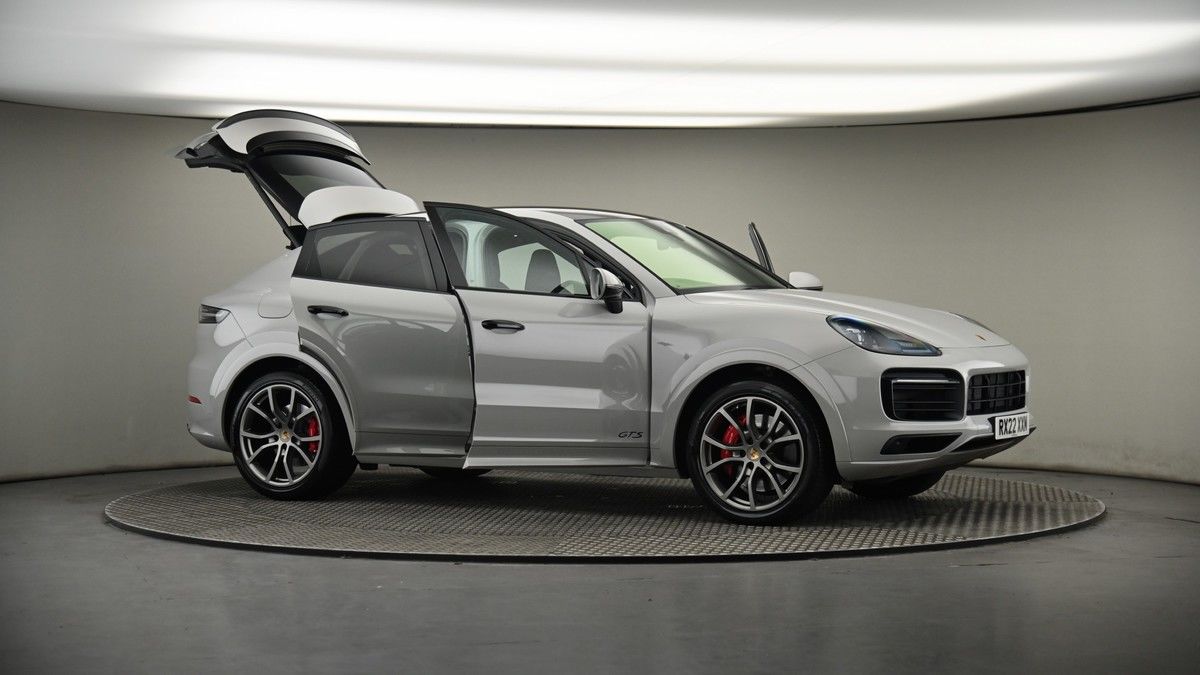 More views of Porsche Cayenne