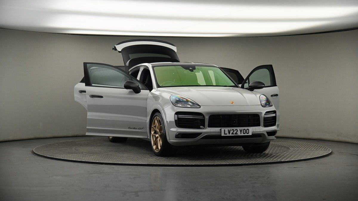 More views of Porsche Cayenne