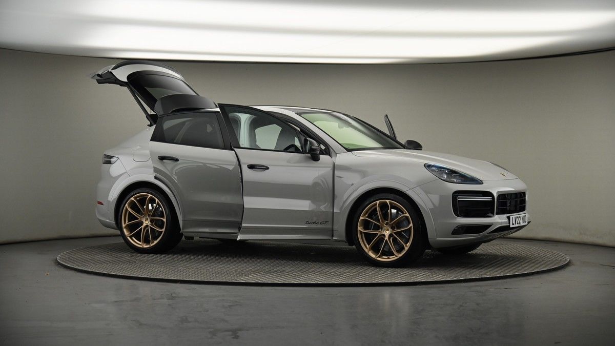 More views of Porsche Cayenne