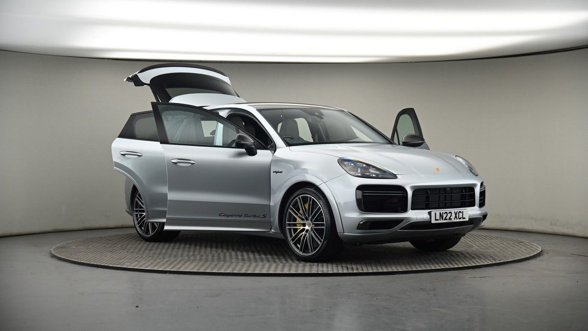 More views of Porsche Cayenne