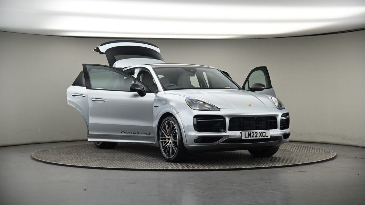 More views of Porsche Cayenne