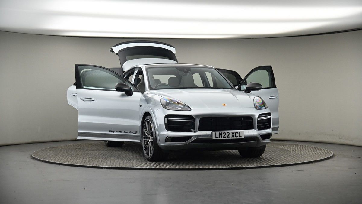 More views of Porsche Cayenne