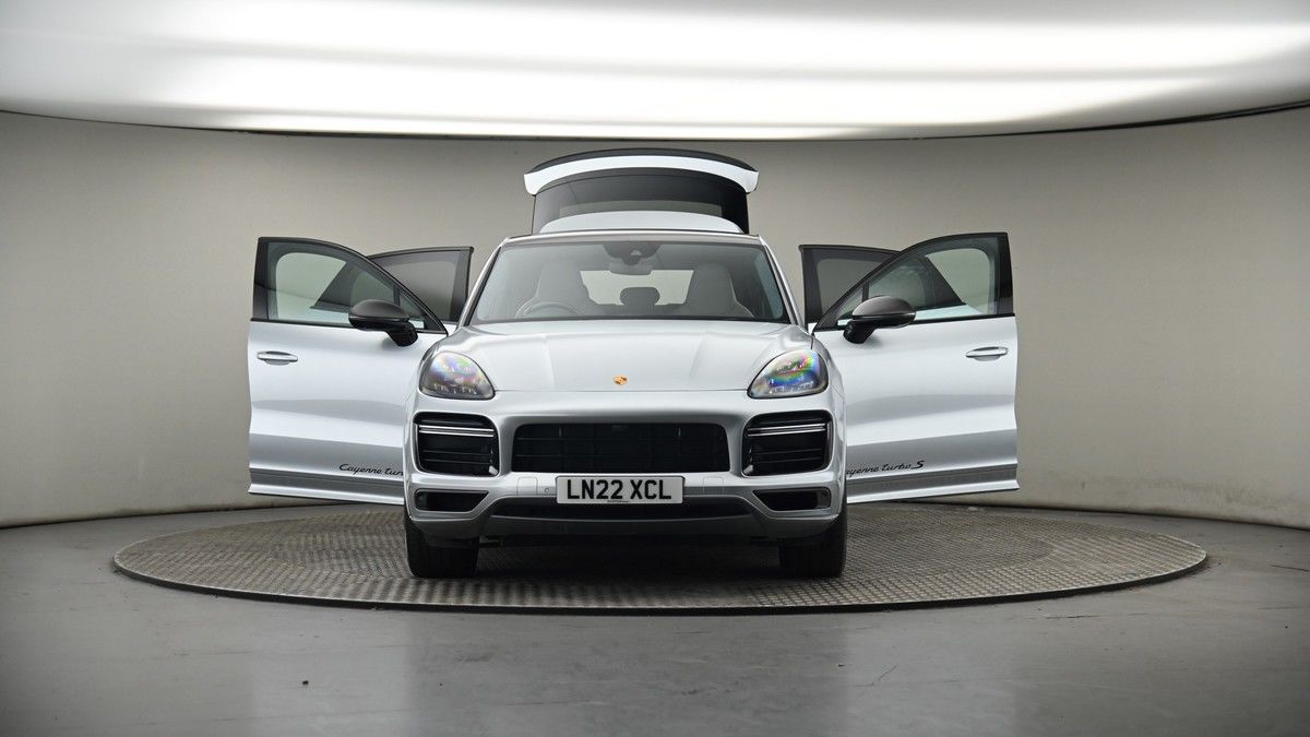 More views of Porsche Cayenne