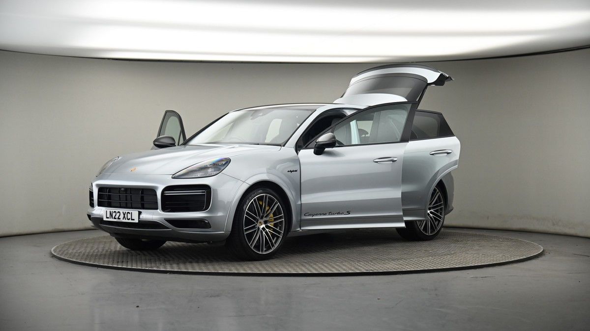 More views of Porsche Cayenne