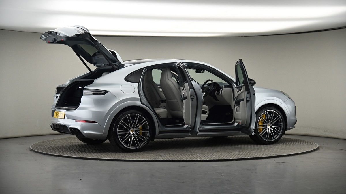 More views of Porsche Cayenne