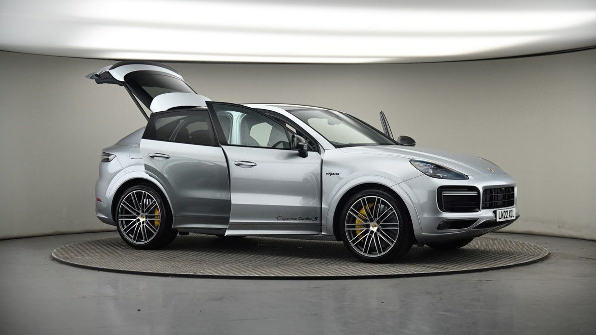 More views of Porsche Cayenne