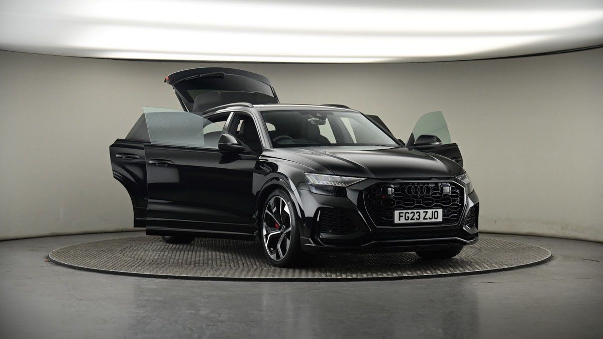 More views of Audi RSQ8