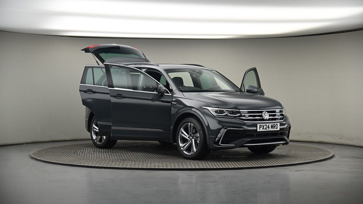 More views of Volkswagen Tiguan