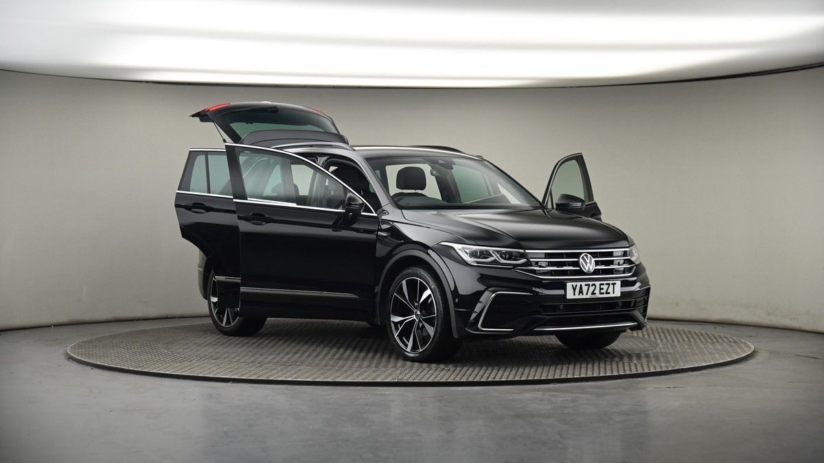 More views of Volkswagen Tiguan