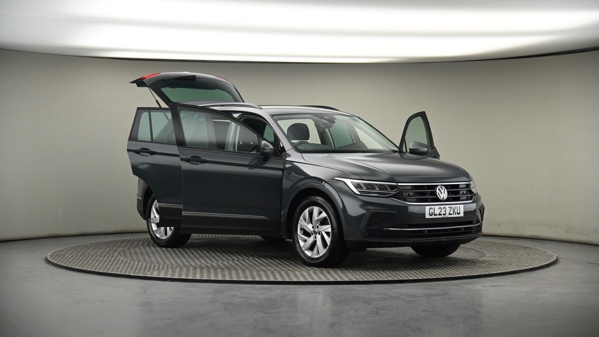 More views of Volkswagen Tiguan