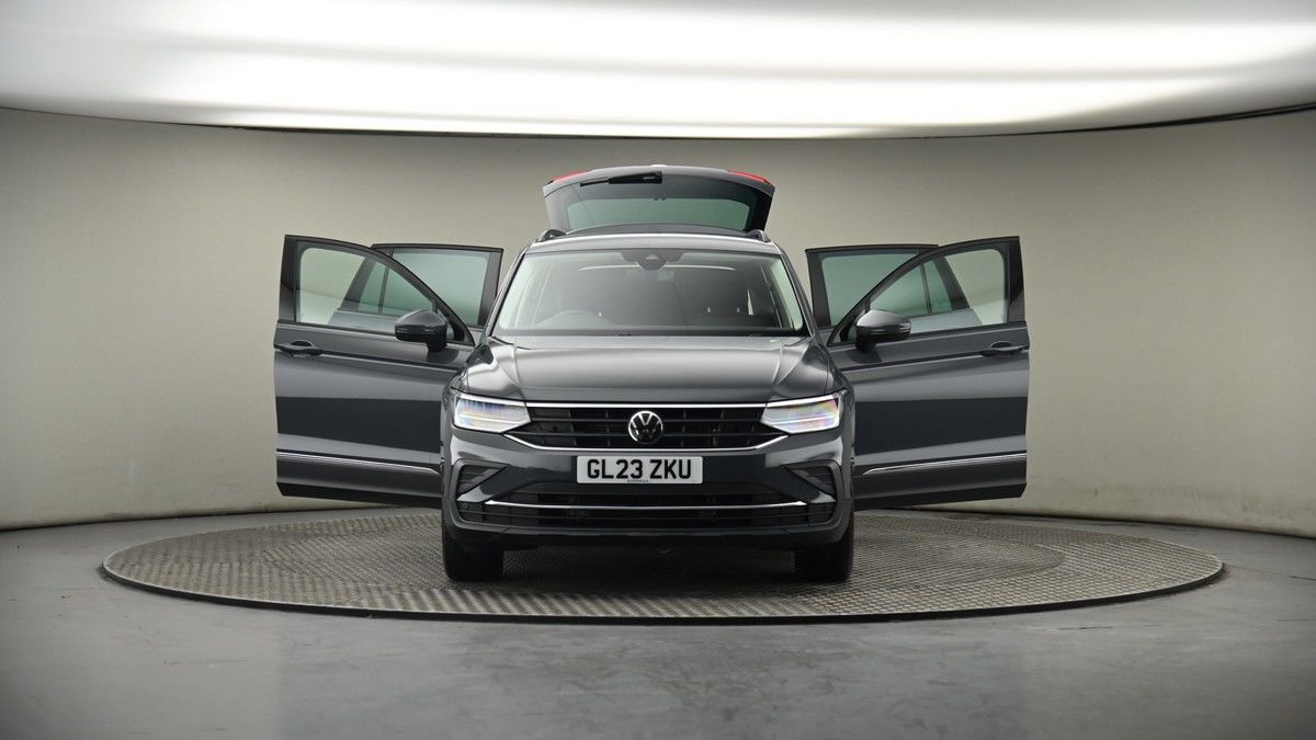 More views of Volkswagen Tiguan