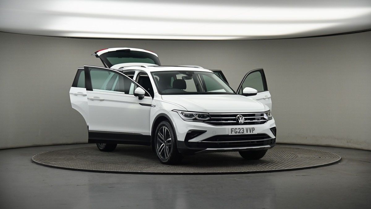 More views of Volkswagen Tiguan