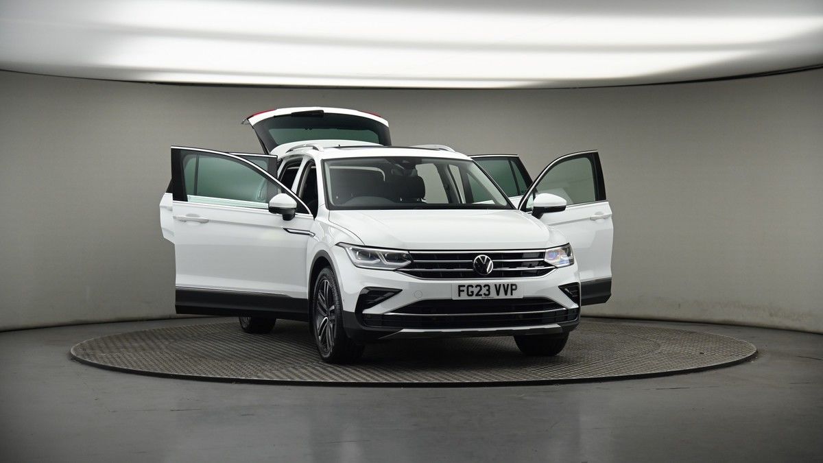 More views of Volkswagen Tiguan