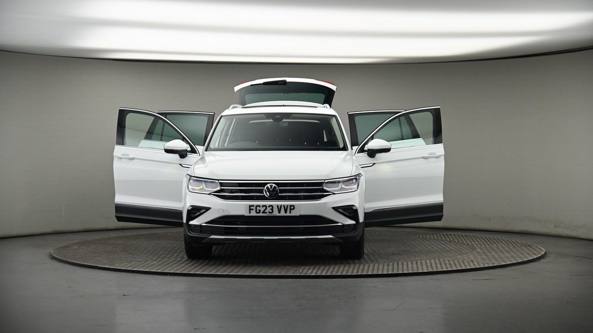 More views of Volkswagen Tiguan